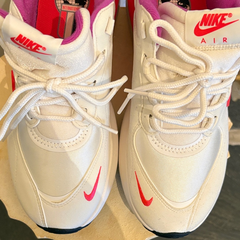 Nike Air Max INTRLK Lite Women's Running Shoes Size 7 White Pink CZ6151-100 - Picture 12 of 12
